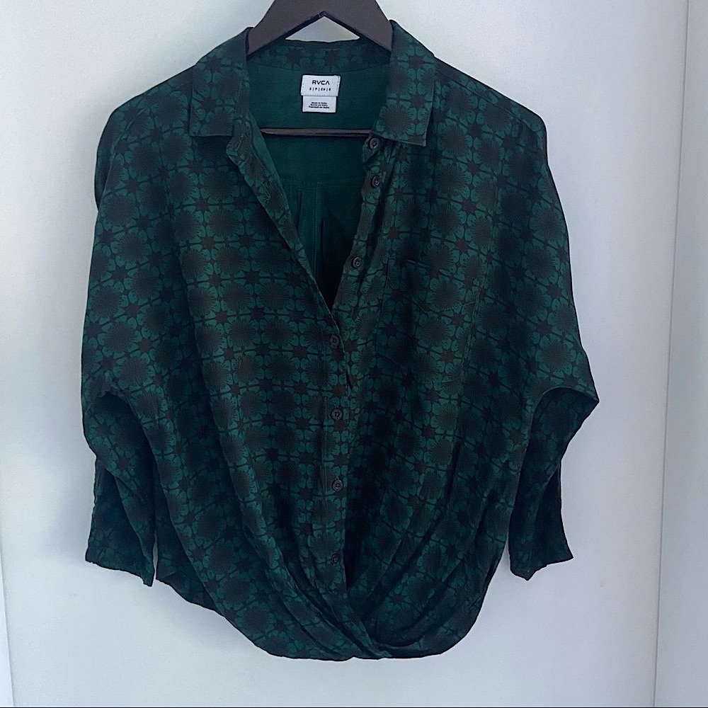 RVCA. Blouse. Size Small.